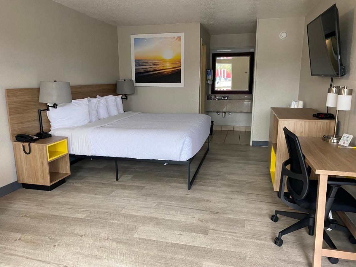 Days Inn By Wyndham Brunswick/St. Simons Area מראה חיצוני תמונה