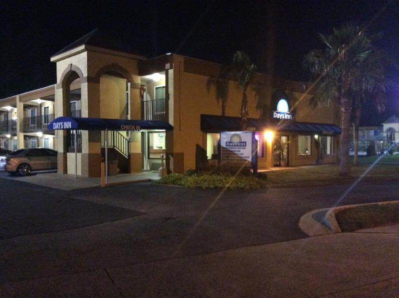 Days Inn By Wyndham Brunswick/St. Simons Area מראה חיצוני תמונה