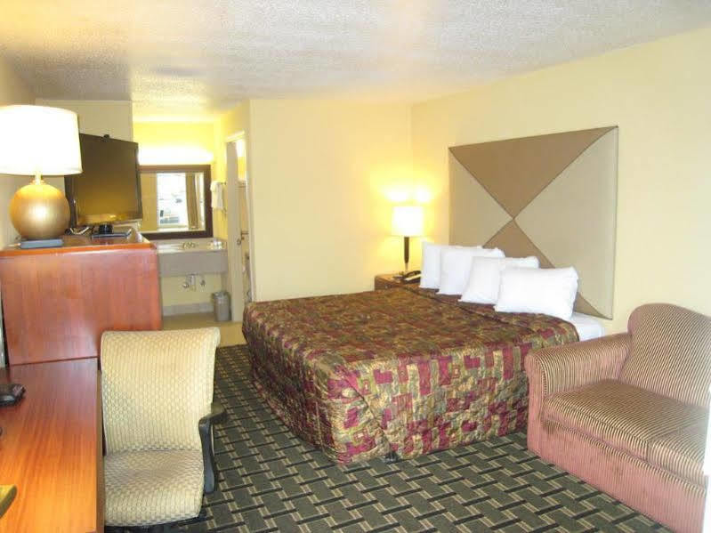 Days Inn By Wyndham Brunswick/St. Simons Area מראה חיצוני תמונה