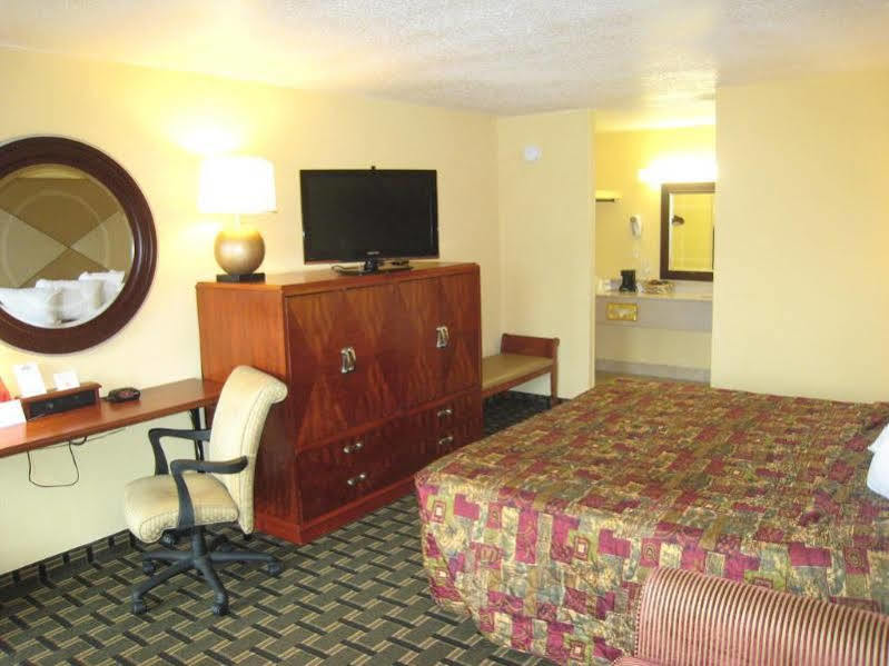 Days Inn By Wyndham Brunswick/St. Simons Area מראה חיצוני תמונה
