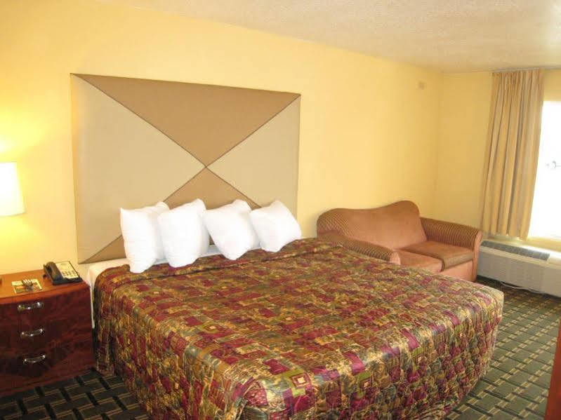 Days Inn By Wyndham Brunswick/St. Simons Area מראה חיצוני תמונה